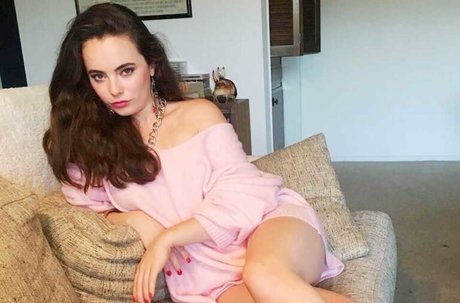 Freya Tingley modèle sexy archive