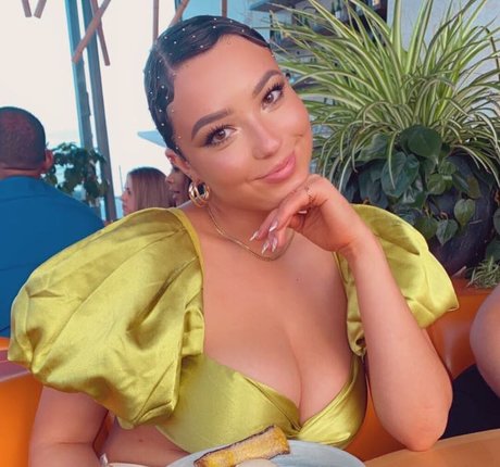 solo aux gros seins uniquementfans sexe nu archive