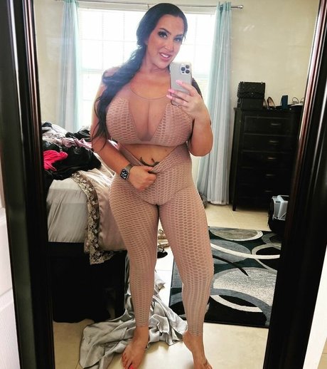 Kristine J étoile de l'art img