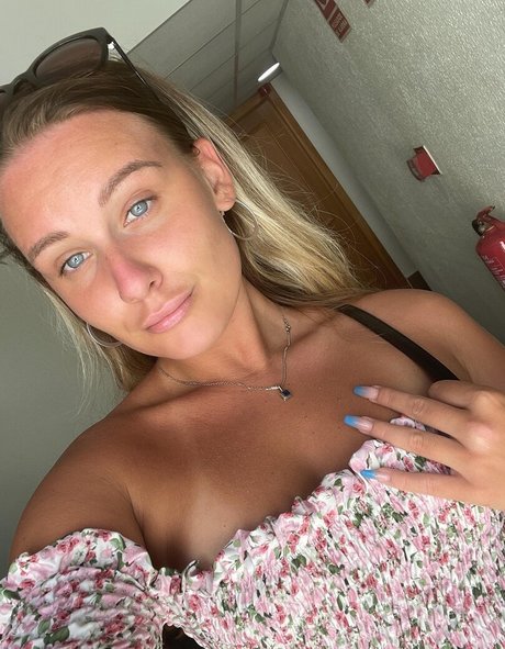 Snowbunny Teens modèle joli img