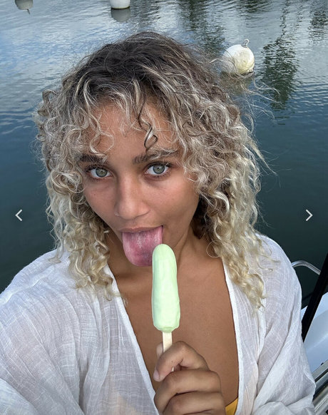 Salah Brooks modèle de sexe image