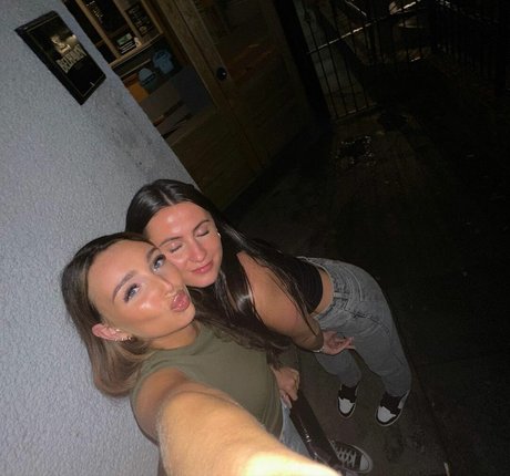 Chloe Panchal modèle porno galerie