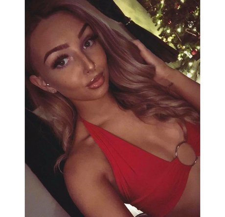 Chloe Panchal modèle nu images