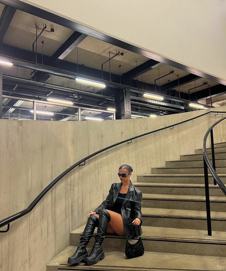 Isabella Evans actrice artistique galerie