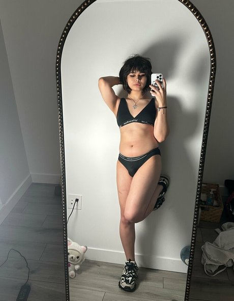 KianaVi star du porno xxx image