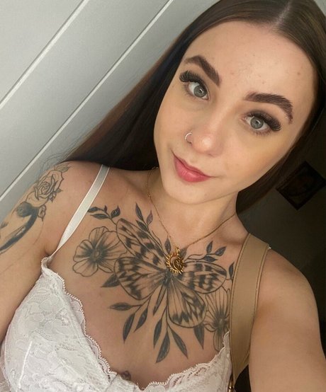 Ellen Maggnus belle star du porno galeries