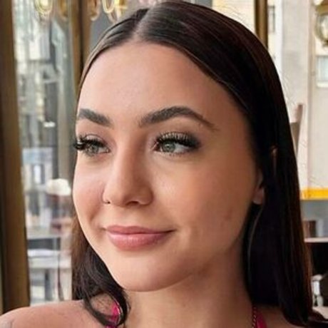 Ellen Maggnus modèle gratuit img