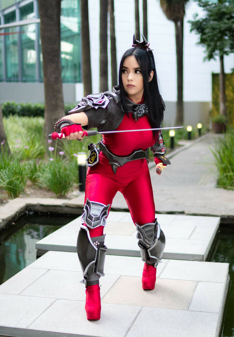 KarenG Cosplay joli modèle collection