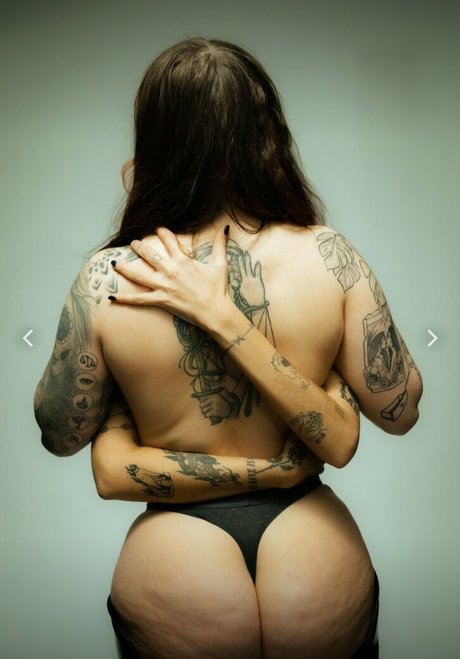 Angie Berbuer star du porno en haute qualité collection