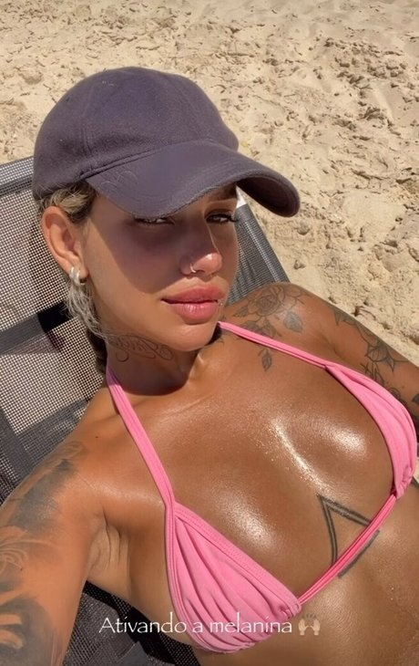 Carol Santos top star des photos