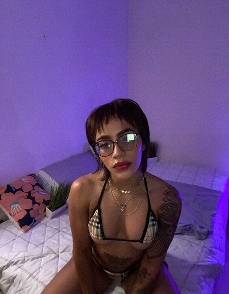 Buff Camile actrice nue collection