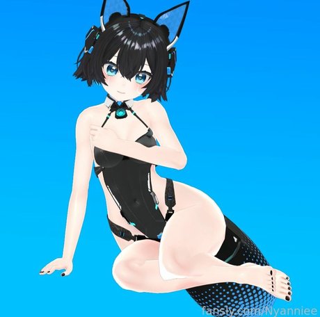 Nyanniee star pornographique image