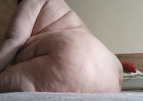 Fluffymaya98 étoile nue img