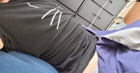 NicoKnut modèle porno image