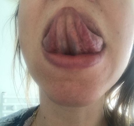 Lou Sanders modèle sympa galeries