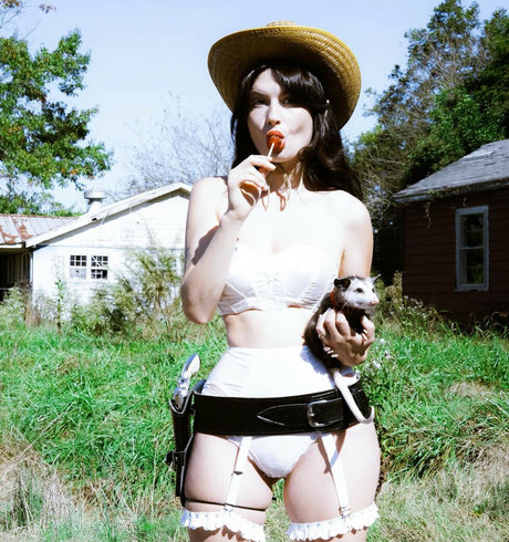 Willow Avalon star du porno gratuite images