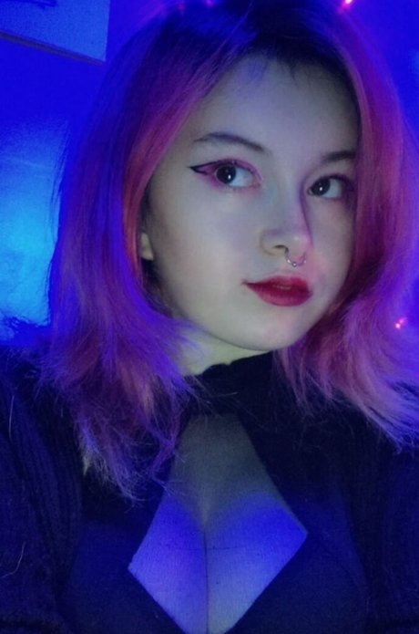 Little Nikky modèle xxx img