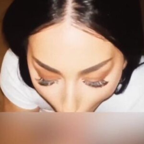 ariarose xxx modèle joli des photos