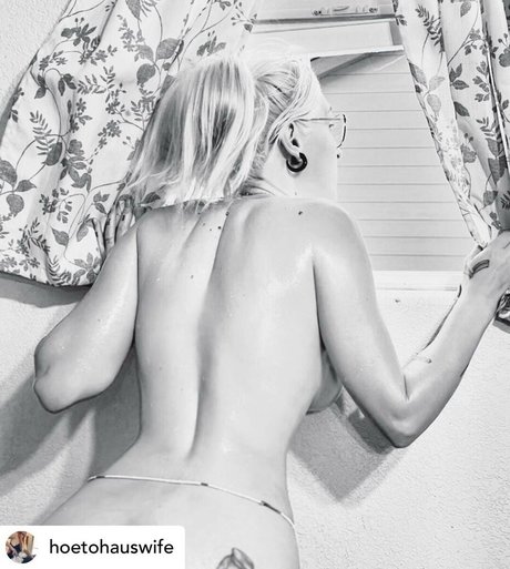 Hoetohauswife actrice pornographique image