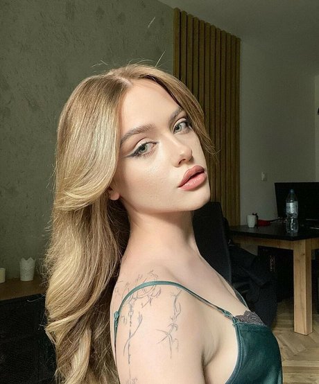 20 ans seulementfans érotique de haute qualité archive