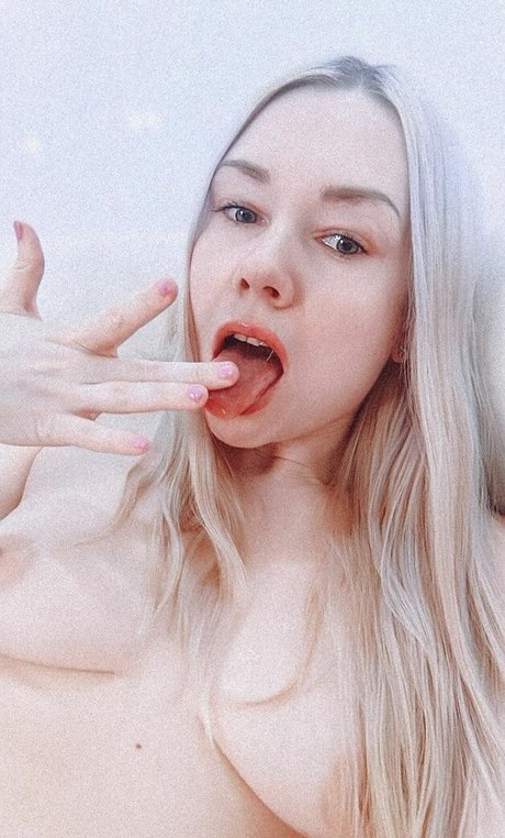 fans noirs enceintes uniquement assez nue galeries