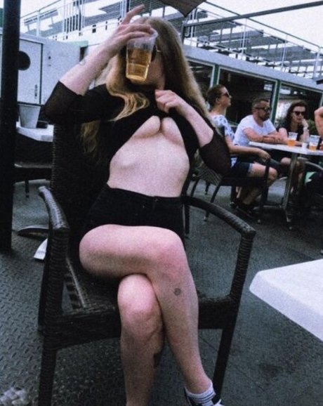 zvonilkaaaa_ haut modèle archive