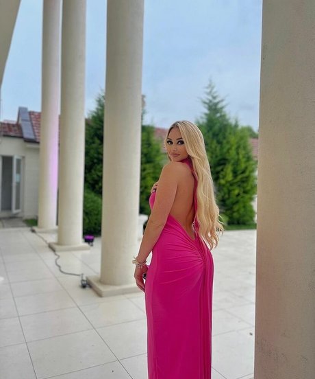 Kicaa Kristina Stani étoile nue img