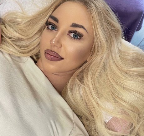 Kicaa Kristina Stani actrice sexy galerie