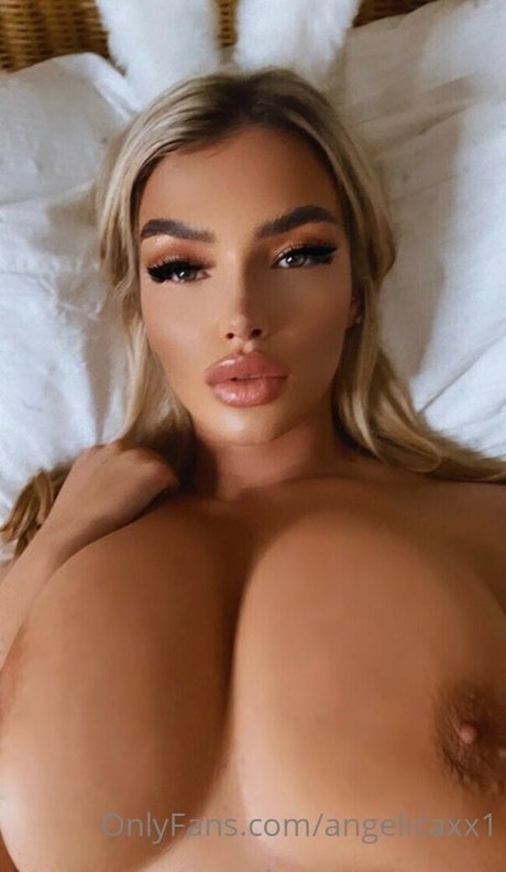 Angelica Sharpe star du porno galeries