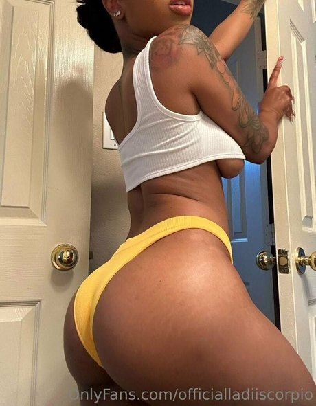 OfficialLadiiScorpio art modèle photo