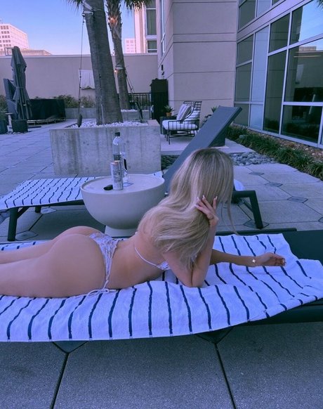 Dijana Monica art star du porno archive