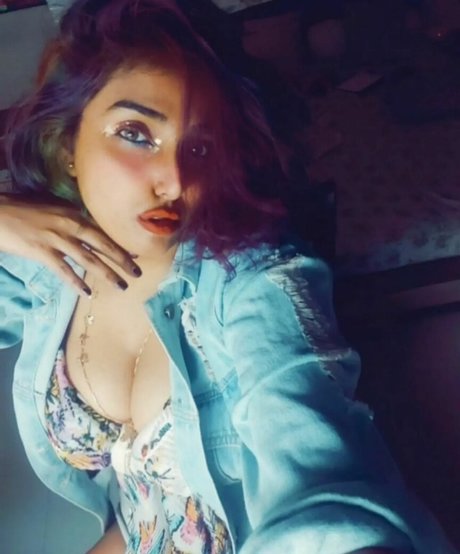 Nayoni Dutta modèle meilleur galeries