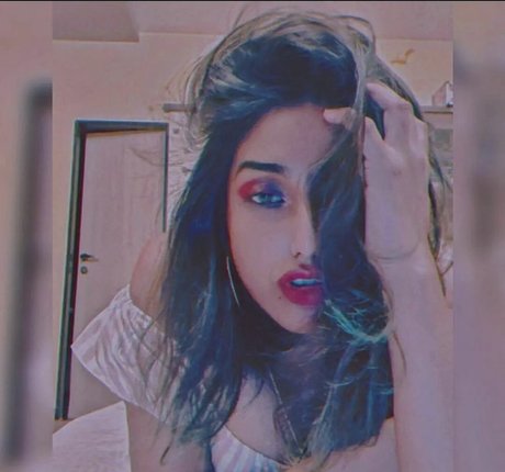 Nayoni Dutta actrice porno collection