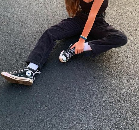 Lola Dubrul modèle chaud galerie