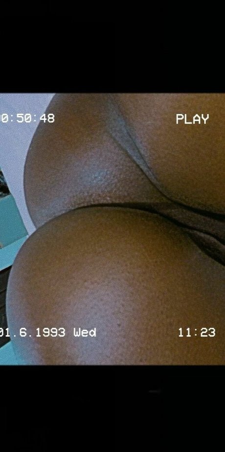 Aphrodite thewitch étoile nue image