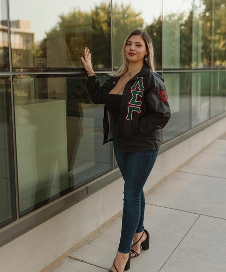 Inez Curiel étoile nue des photos