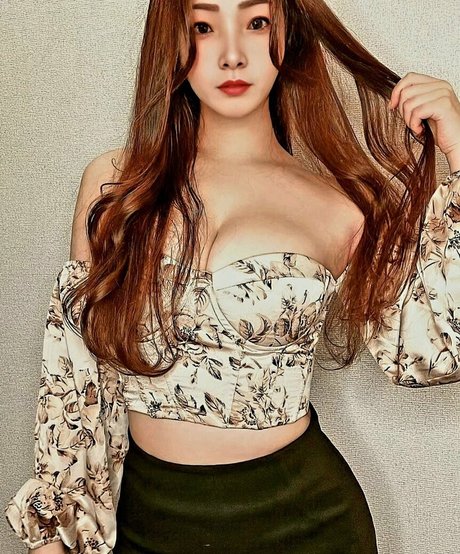 gros seins ébène onlyfans sexy sympa photo