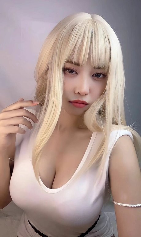 Aomjm modèle porno photos