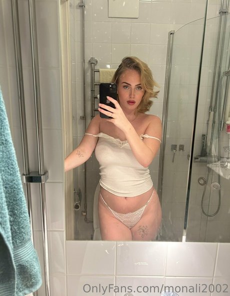 monali2002 star du porno xxx des photos