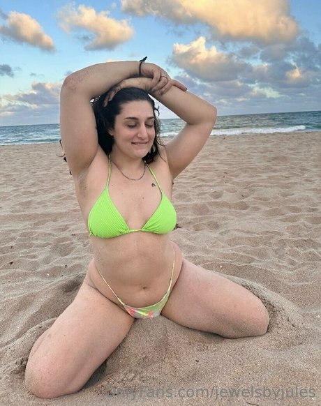 jewelsbyjules actrice sexy photo