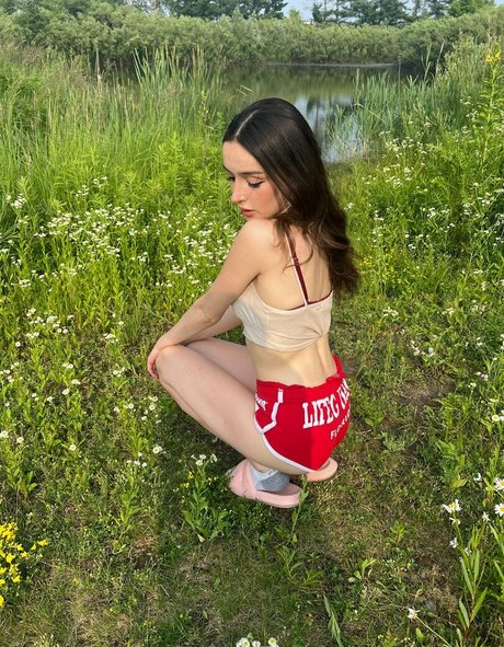 freelolamoon actrice sexy photos