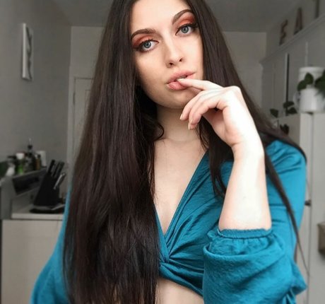 Ashley Jolly modèle nu img