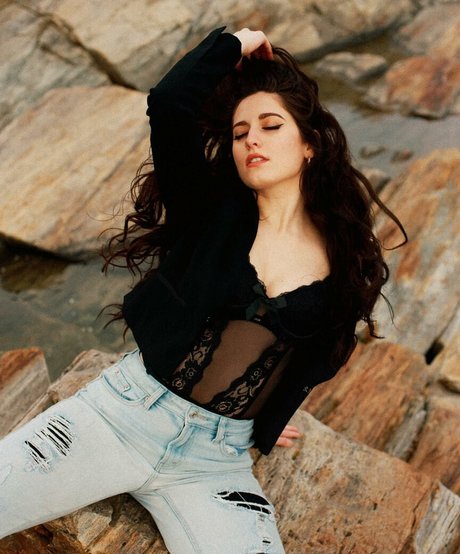 Ashley Jolly actrice libre galerie