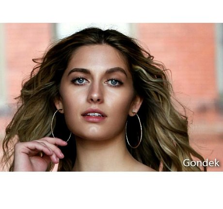 Ashley Jolly modèle sexy photo