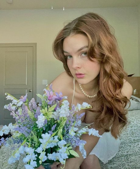 McKenzie Bell meilleure actrice des photos