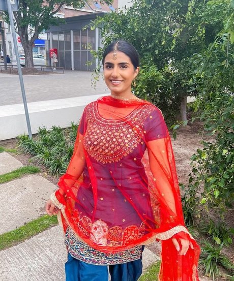 Tindy Kaur star érotique image