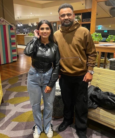 Tindy Kaur joli modèle galeries