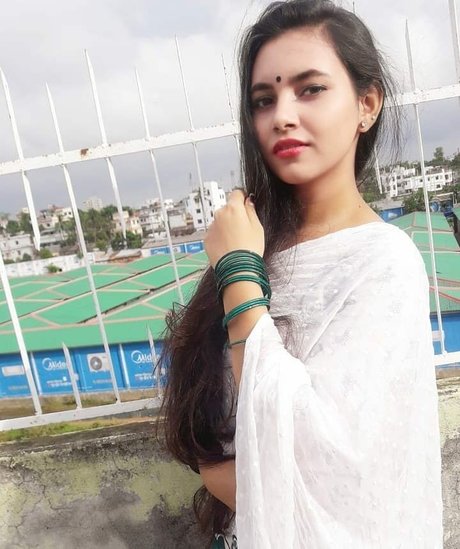 Aarohi Verma star du porno chaude galeries