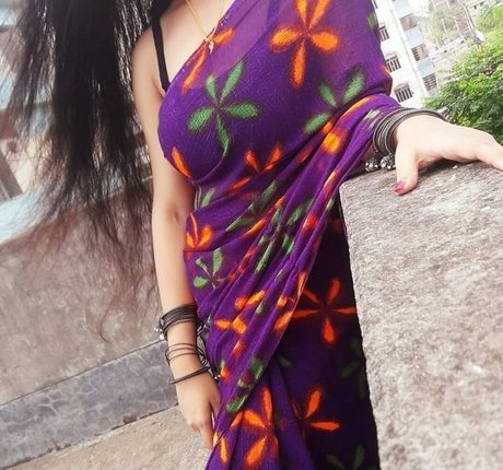 Aarohi Verma jolie star du porno des photos