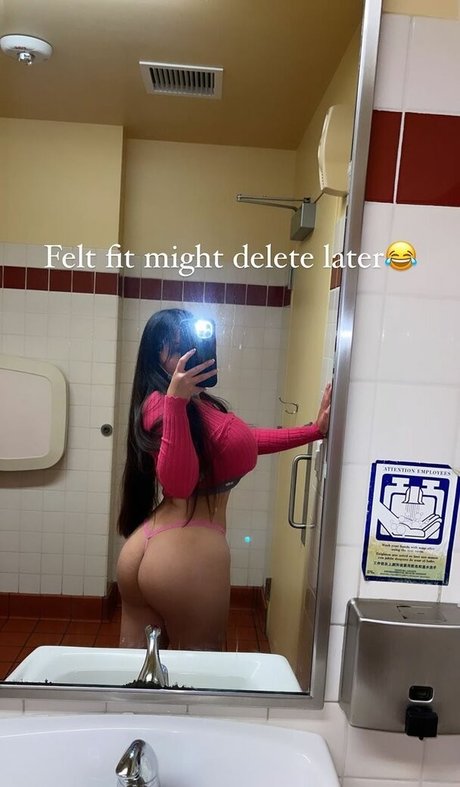 Karla Vilagomez actrice sexy photo